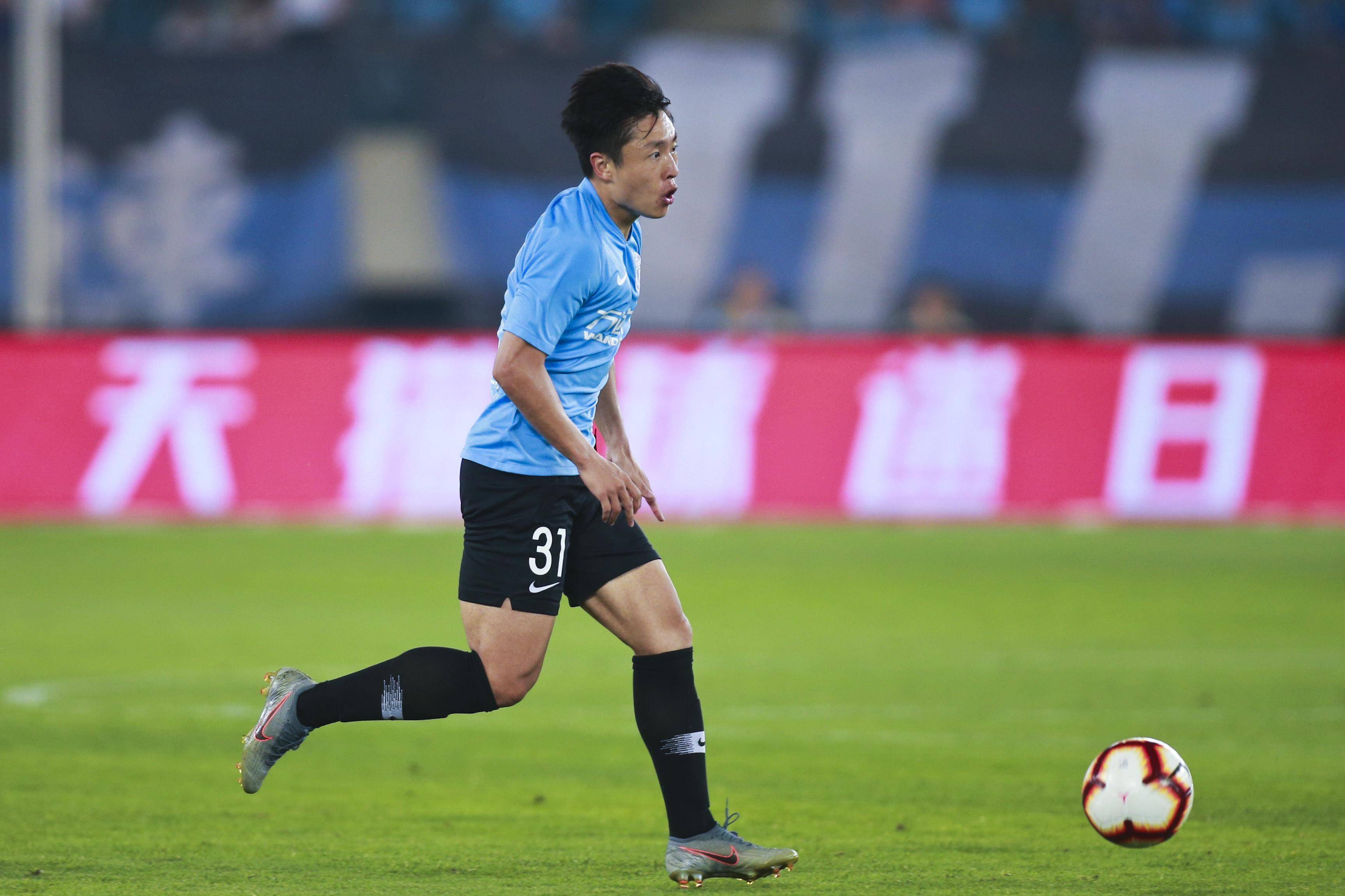 AG live-大连一方战术得当，继续稳居前列(大连一方战绩)