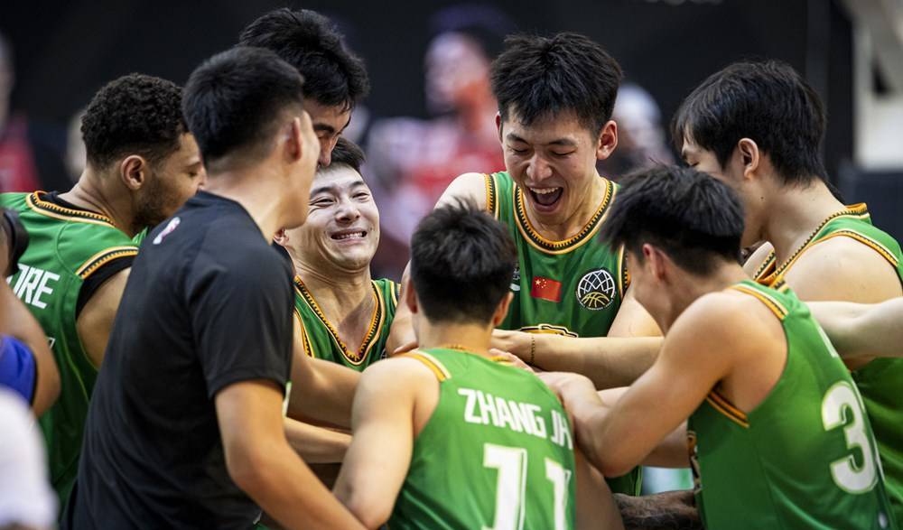 AG亚游-篮球场上的豪门对决吸引了全国观众的关注